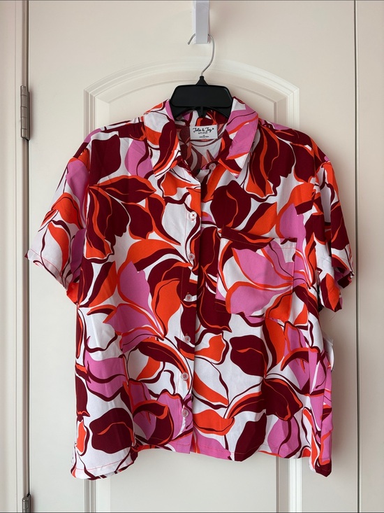 Jolie & Joy by FCT With Love Tops - Jolie & Joy (Ashley Stewart) Floral Multicolored Short-Sleeve Button-Down Shirt